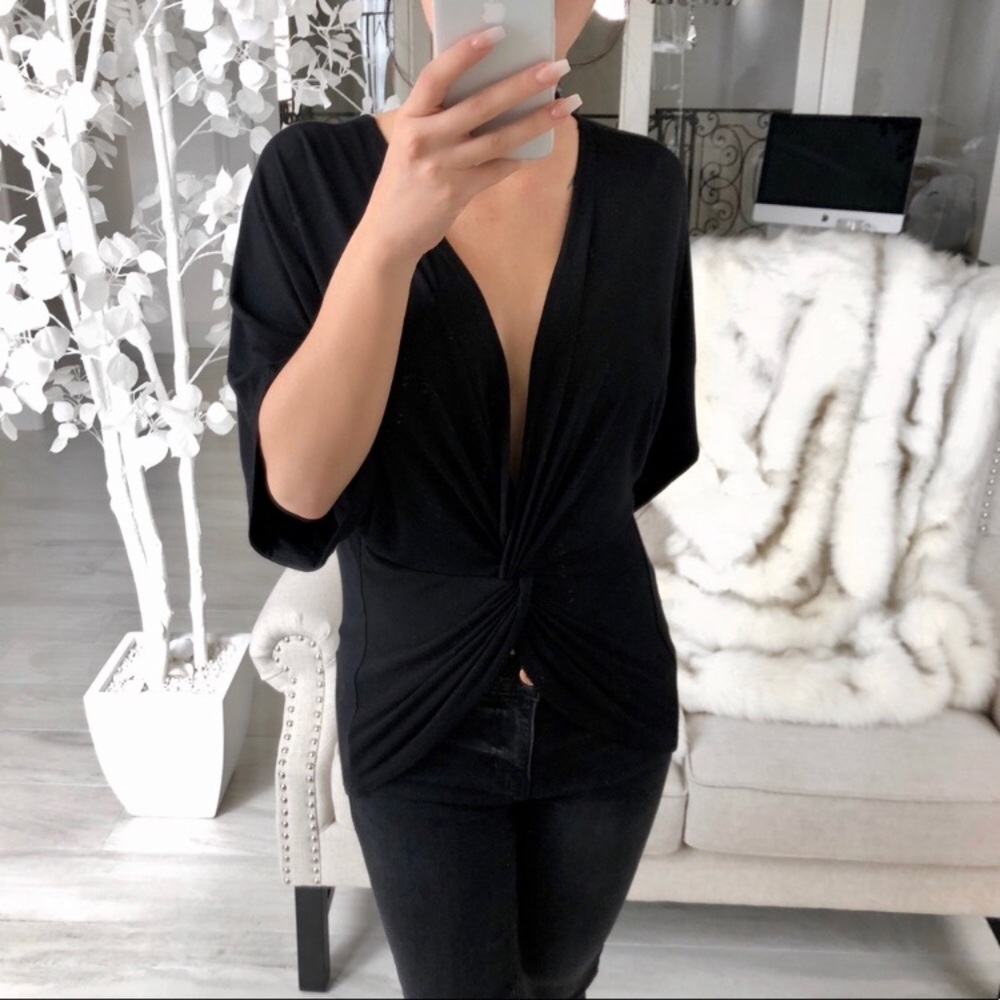 • RP • Ekattire Black Twist Top L
